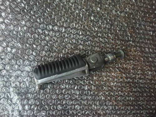 Xjr1300 front right footrest - xjr1300,