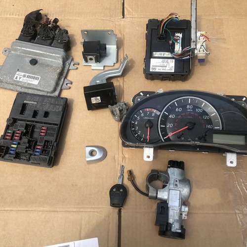Nissan micra 2013 - 2013, model