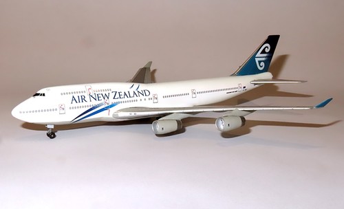Dragonwings 400 model an - dragonwings,