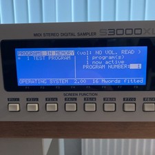 Akai S3000XL LED display, hum