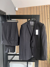 Mens Regular Fit Two Pieces Grey Suit. Jacket Size 38L Trouser Size 30L RRP £140