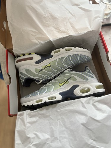 Authentic nike air - tuned, 1