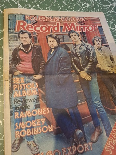 Stranglers record mirror - :,