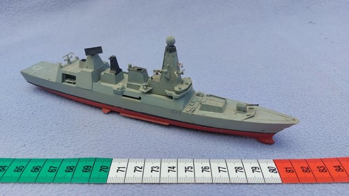 Approx 700 hms dauntless d33 - 1/700,