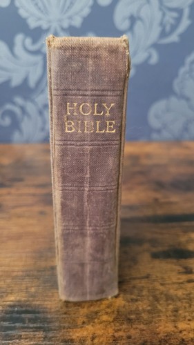 Holly bible collins - holly,