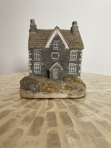 Lilliput lane lakeside house - lilliput,