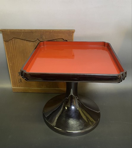 Vermilion black lacquered - &,