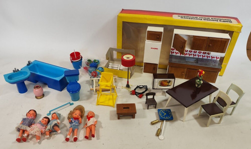 Lot doll house - doll's, furniture