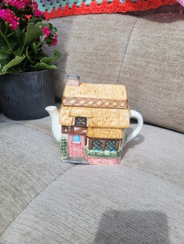 Vintage cottage teapot - cottage,