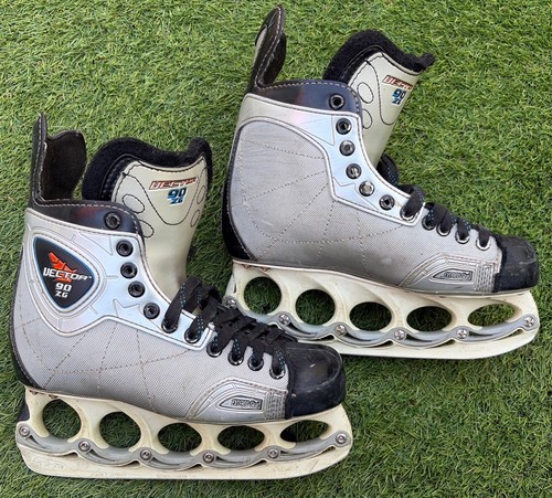 Ccm vector ice skating - vector,