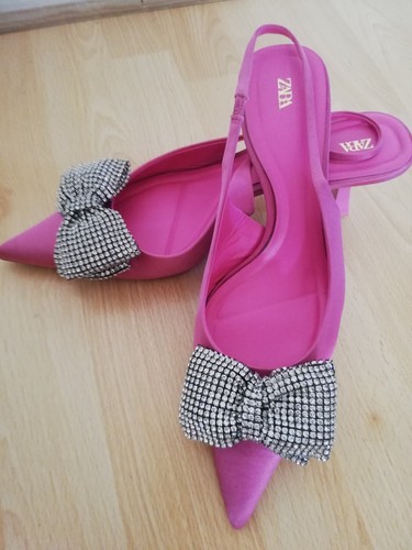 Crystals embellished ladies