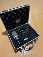 AKG C214 Condenser Microphone