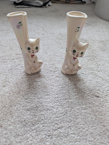 Ornamental ceramic cats size - 2,