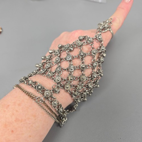 Cool vintage silver tone - cool, chain