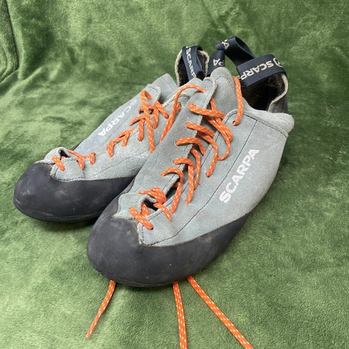 Scarpa rock climbing shoes - climbing,