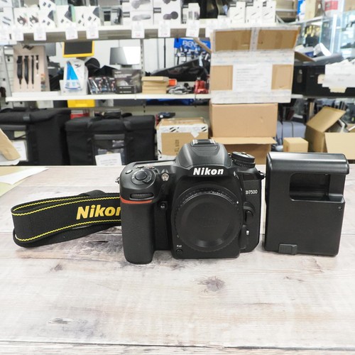 Used nikon d7500 - used,