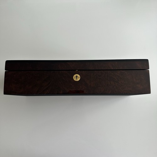 Anthony holt wooden - holt,
