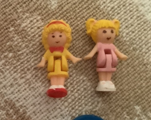 Polly pocket girl figures - 2,