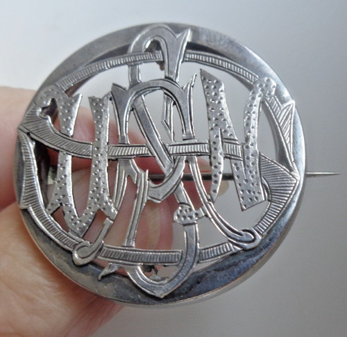 Silver susan name brooch - silver,