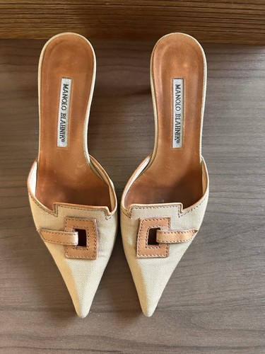Manolo blahnik vtg pointed toe - blahnik,