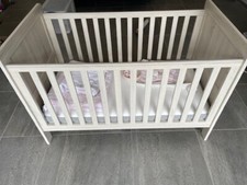 Mamas & Papas Cot Bed / Silver Gray / All Extras / Large Size / Good Condition