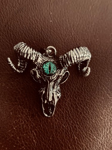 Animal skull with horns - , silver