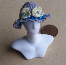 1:12 Scale Ladies Grey Crochet