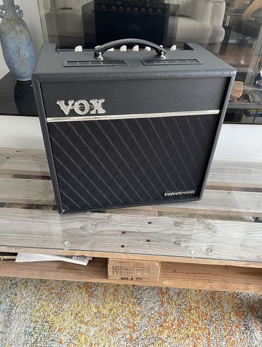Vox valvetronix vt80 guitar - vox,