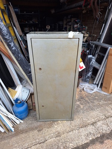 Gun cabinet with - ammo, safe