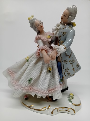 Porcelain figure dancers - dancers, in