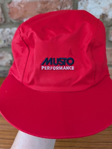 Musto performance red - sun, hat