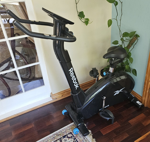 Reebok zr8 upright exercise - reebok,