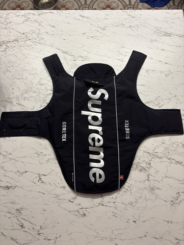 Black supreme gore - gore-, dog