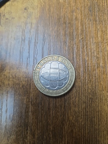 Two pound coin struck - 2,
