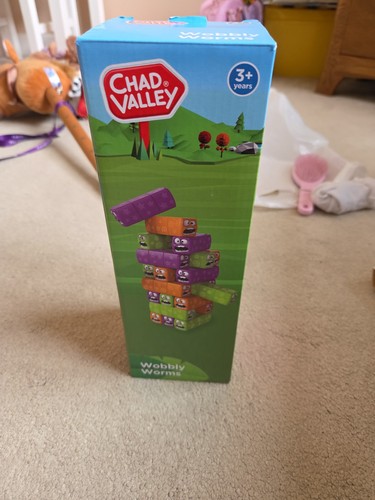 Wobbly worms tower balancing - wobbly,