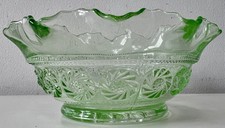 Unbranded 7cm "Starburst" Art Deco-Depression Green Glass Fruit/Sweet Bowl 1930s