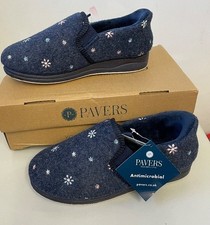 BNIB Ladies PAVERS Blue Floral