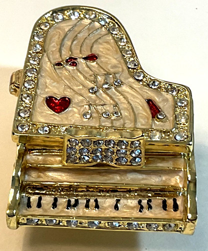 Red heart grand piano - grand,