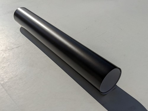 Gloss matt black self - black,
