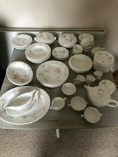 WEDGWOOD FRAGRANT ROSE DINNER