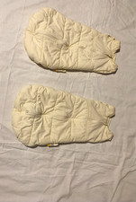 Bundle of two cream coloured