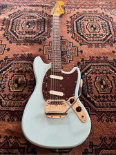 Squier Classic Vibe 60s Mustang Sonic Blue Indian Laurel Fingerboard 