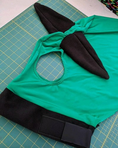 Emerald green horse - , hood