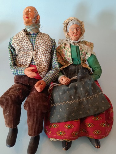 Pair used vintage sitting - a,