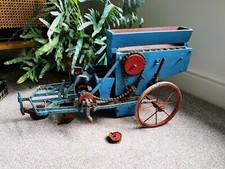 ANTIQUE VINTAGE TOY FARM