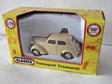 Classix EM76893, 1947 Vauxhall H-type Ten-Four Saloon Car in beige - 1:76 scale