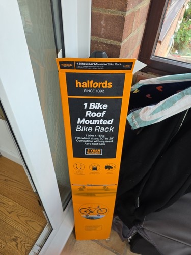 Halfords roof mounted cycle - mounted,