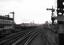 PHOTO  DMU 3 CAR SUBURBAN SET