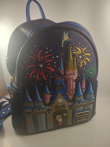 Disney parks loungefly castle - disney,