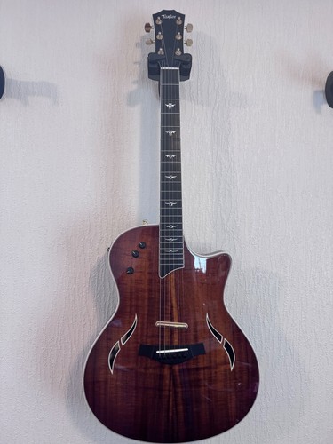 Taylor custom koa top - t5, 2